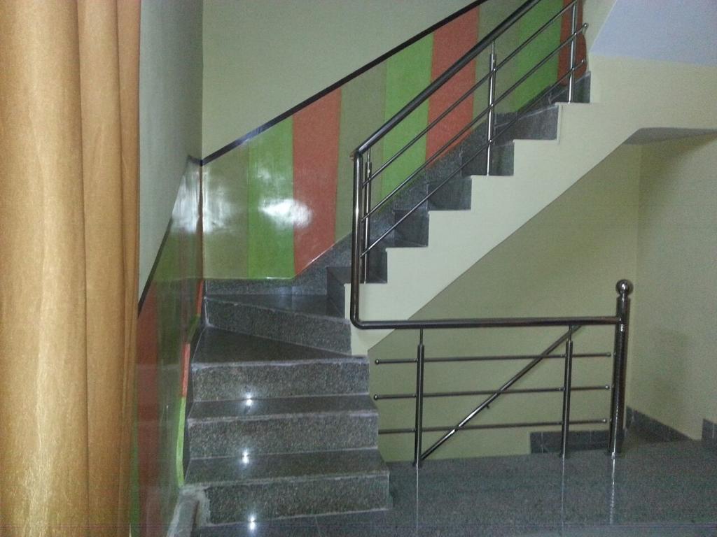 Shiva Inn Varanasi Esterno foto